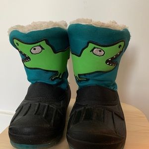 Size 9, 🦖 Cat & Jack Dinosaur Winter Boots🦖